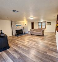 featured image of 413 W Oregon Ave
