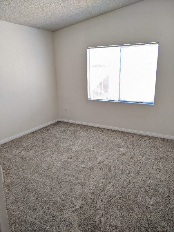 19018 Westlawn St - Photo 5 of 13