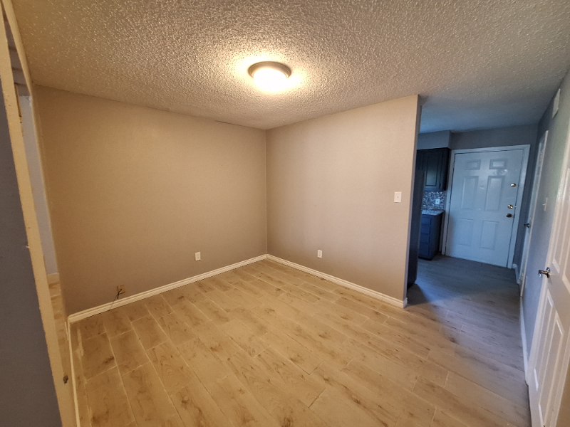 3212 Duplex 34Th Street #3214 - Photo 6 of 16