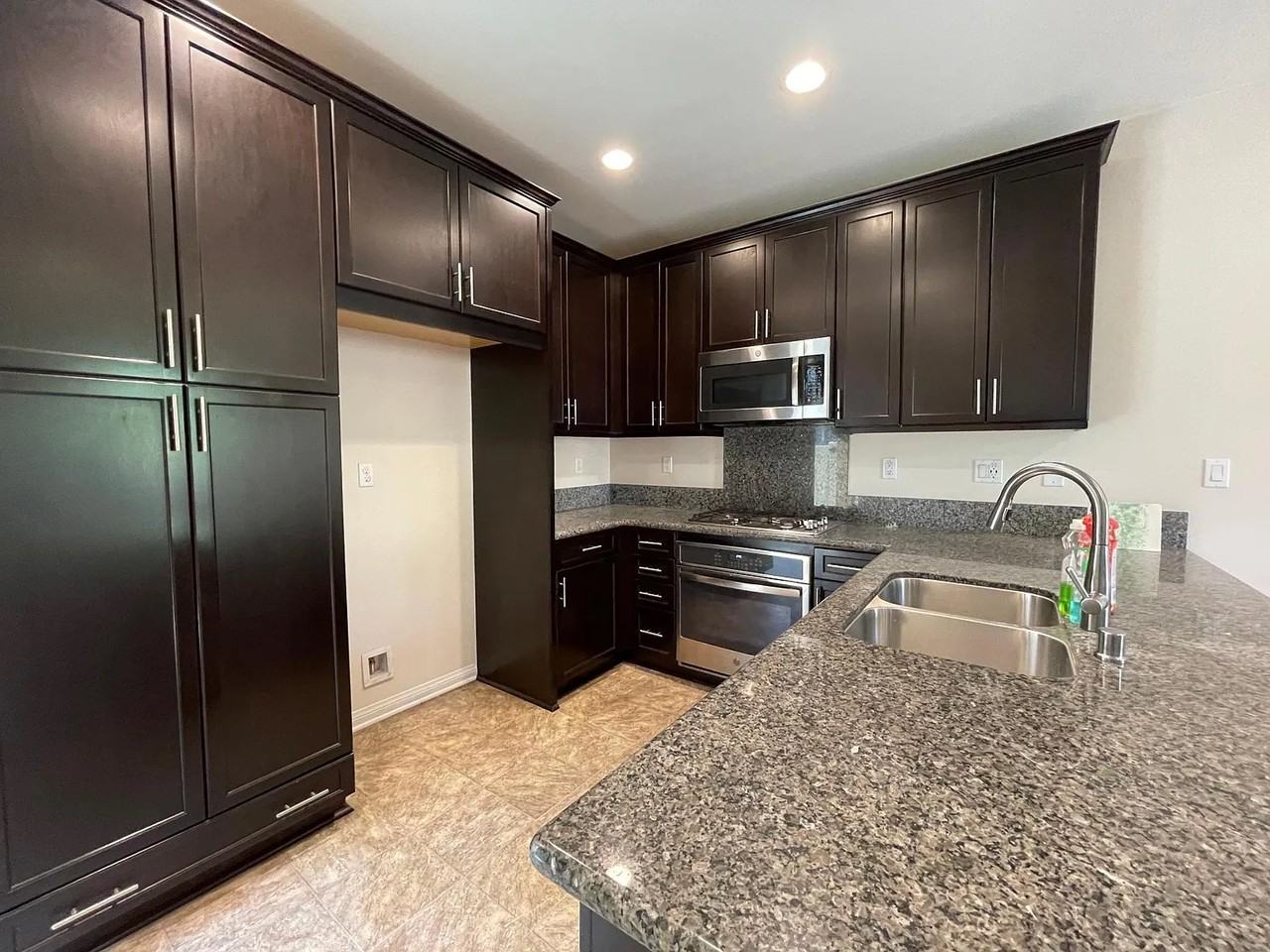 6943 Riverside Dr - Photo 5 of 19