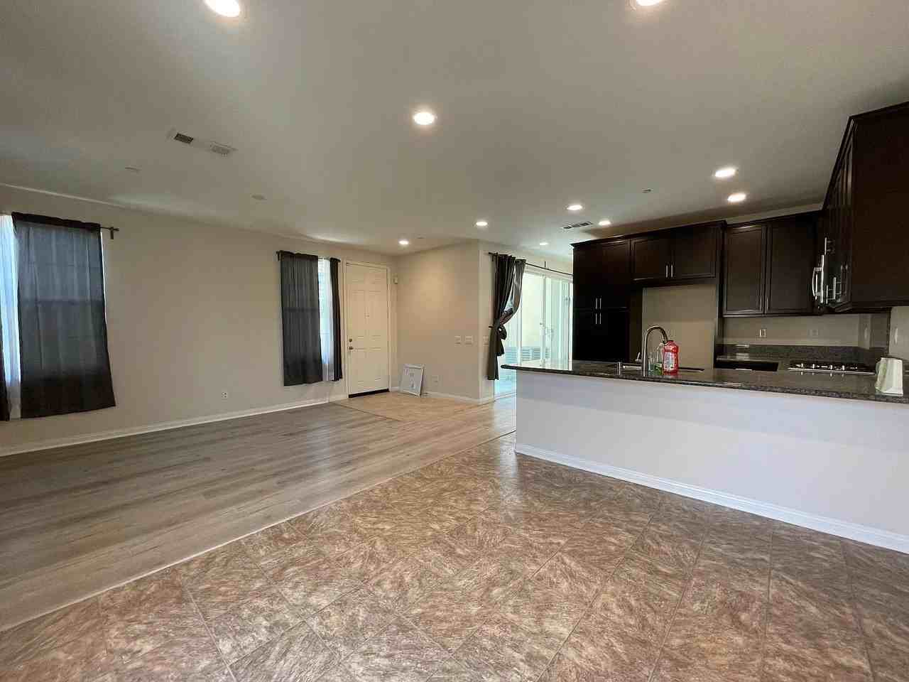 6943 Riverside Dr - Photo 7 of 19