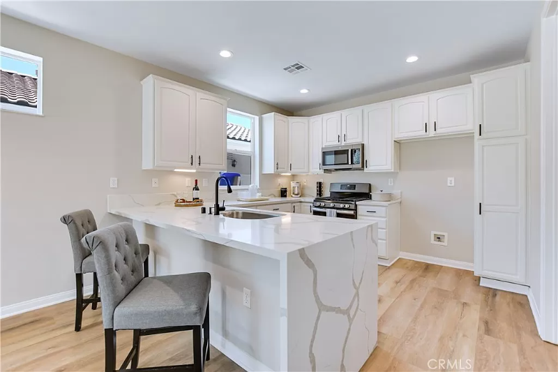 11045 Waterwood St - Photo 7 of 16