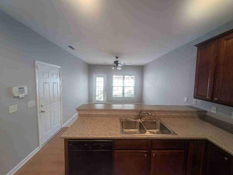 15554 Smithfield Dr - Photo 3 of 15
