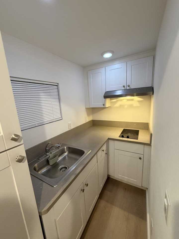 3844 Teak St - Photo 3 of 5