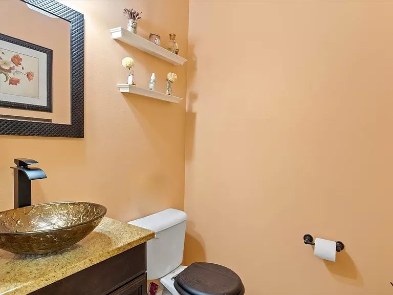 120 Milpass Dr - Photo 2 of 21