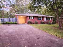 featured image of 207 Brook St