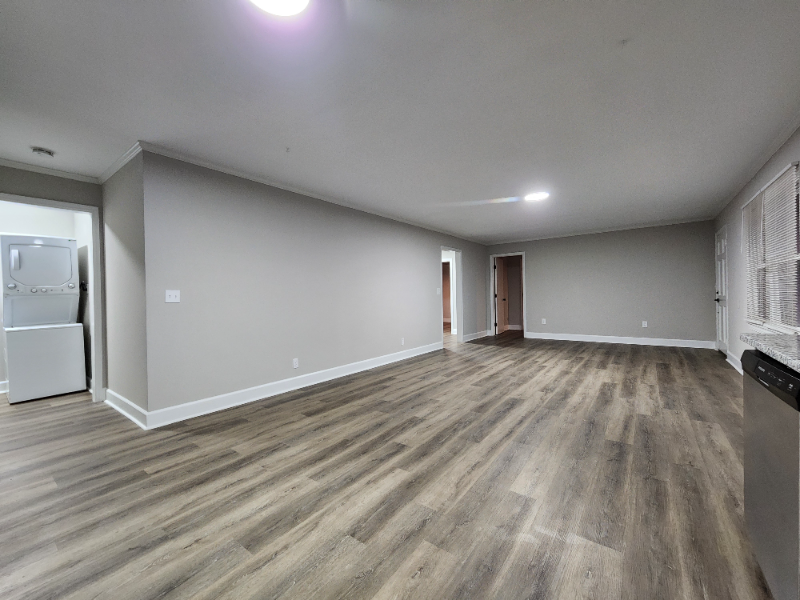 207 Brook St - Photo 4 of 20