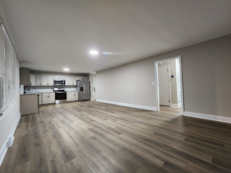 207 Brook St - Photo 5 of 20
