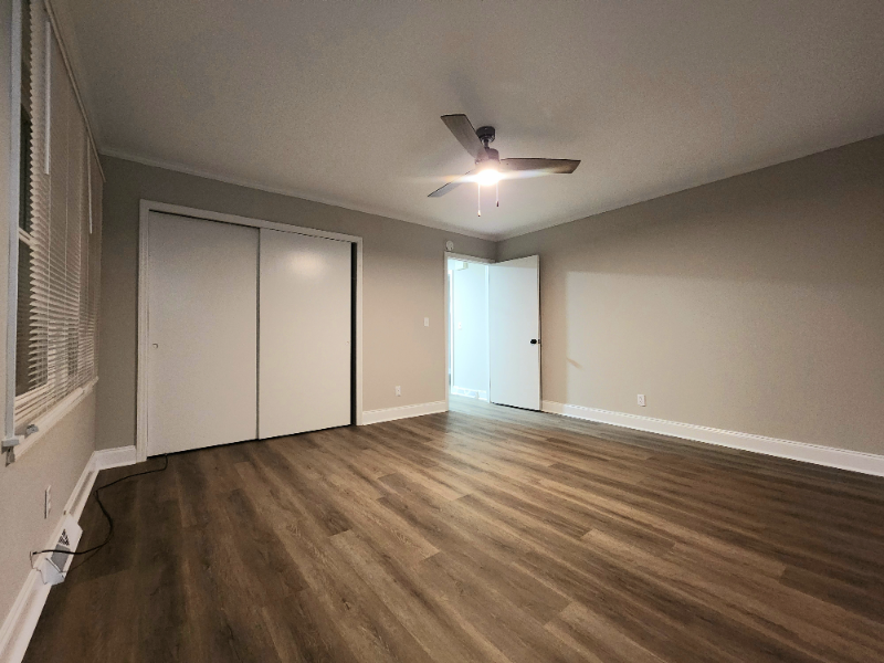 207 Brook St - Photo 7 of 20