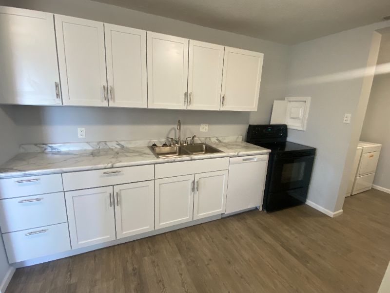 517 S Clark St - Photo 2 of 8
