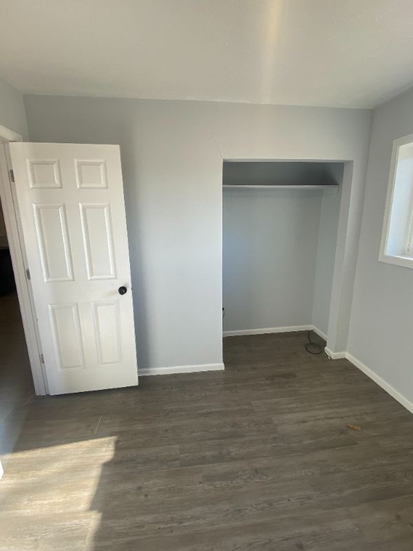 517 S Clark St - Photo 7 of 8