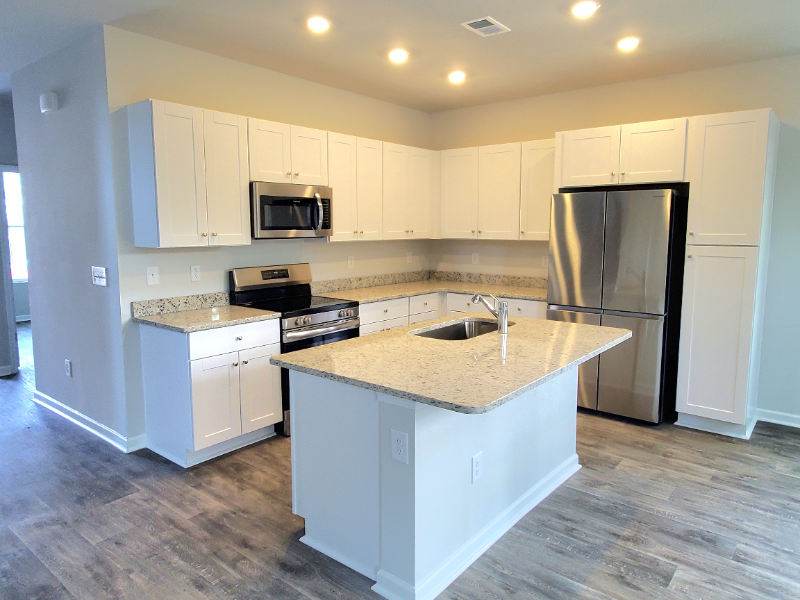 131 Cypress Hollow Dr - Photo 2 of 24