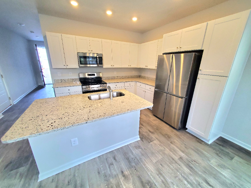 131 Cypress Hollow Dr - Photo 3 of 24