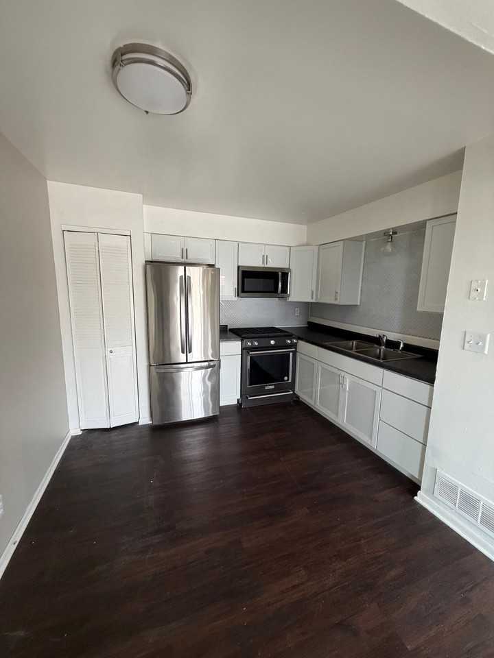 4725 S 13th St #3 - Photo 2 of 8
