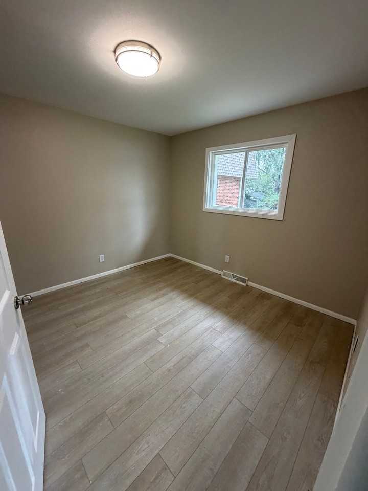 4725 S 13th St #3 - Photo 4 of 8