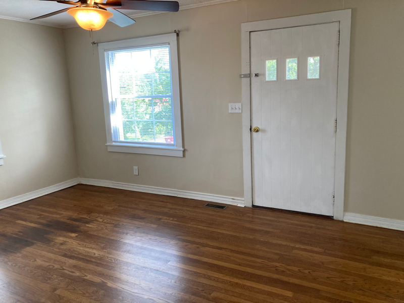 1014 Johnson Ave - Photo 4 of 14
