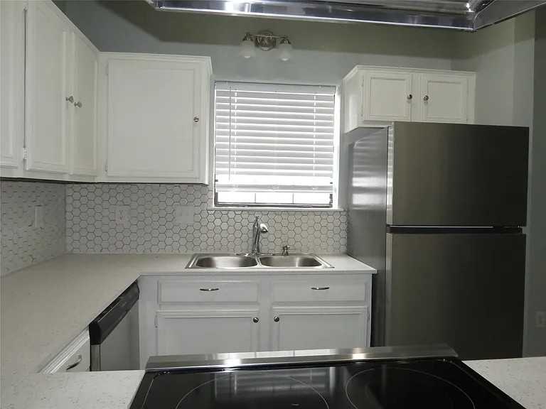 4715 N Galloway Ave #104 - Photo 5 of 12