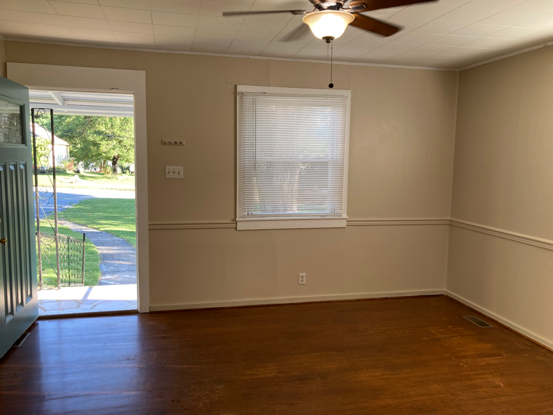 820 Polk Ave - Photo 4 of 16