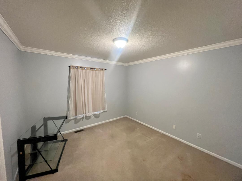 733 Village St - Photo 7 of 15