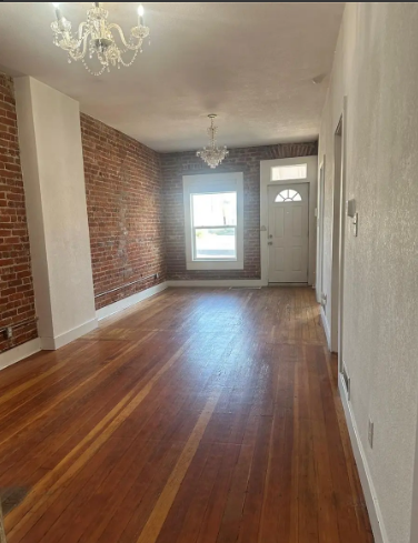 418 W 43rd Ave - Photo 2 of 9