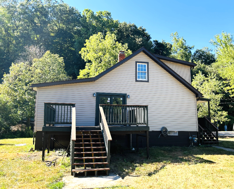 1384 Kings Creek Rd - Photo 3 of 11