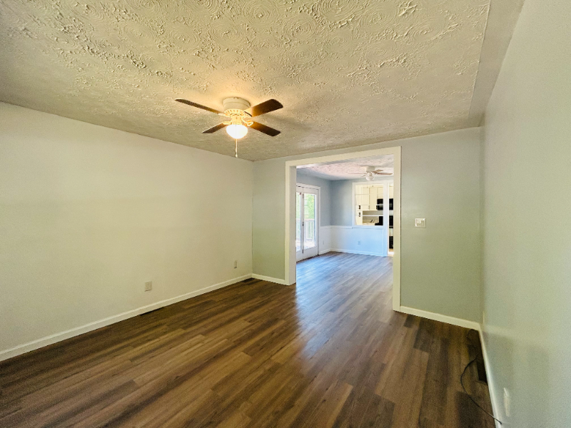 1384 Kings Creek Rd - Photo 4 of 11