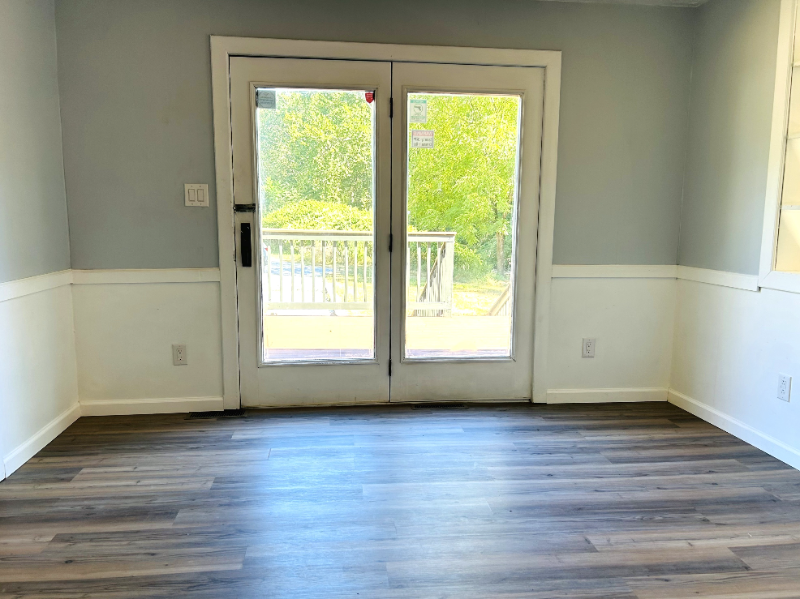 1384 Kings Creek Rd - Photo 5 of 11