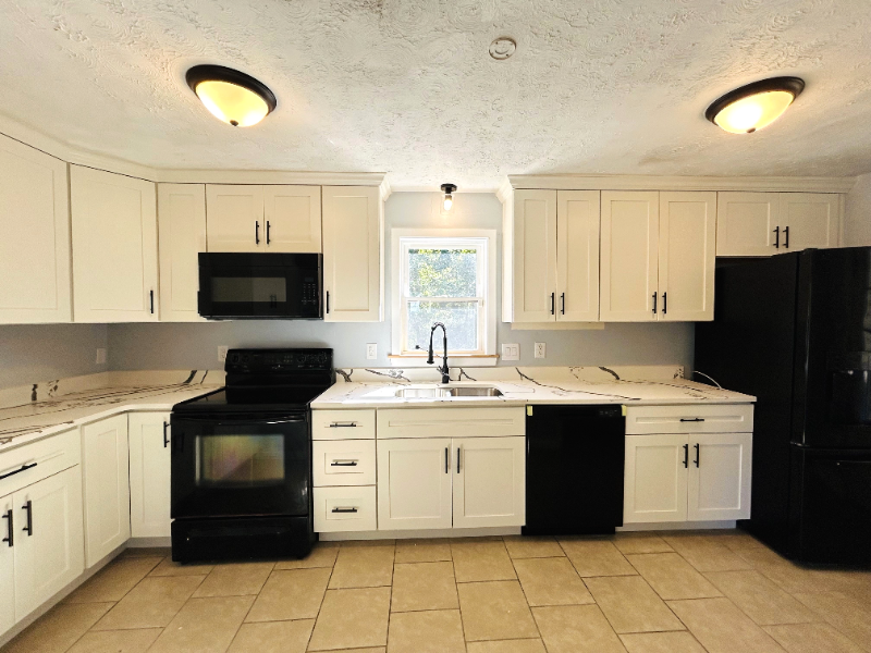 1384 Kings Creek Rd - Photo 6 of 11