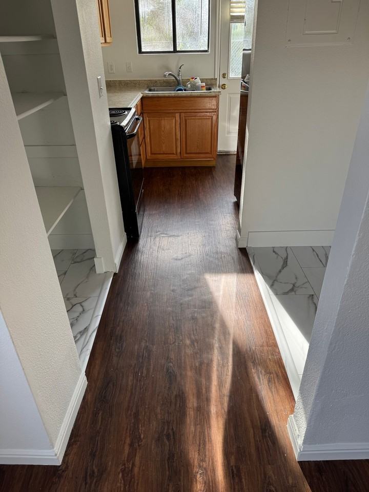 261 N State St #4 - Photo 3 of 18