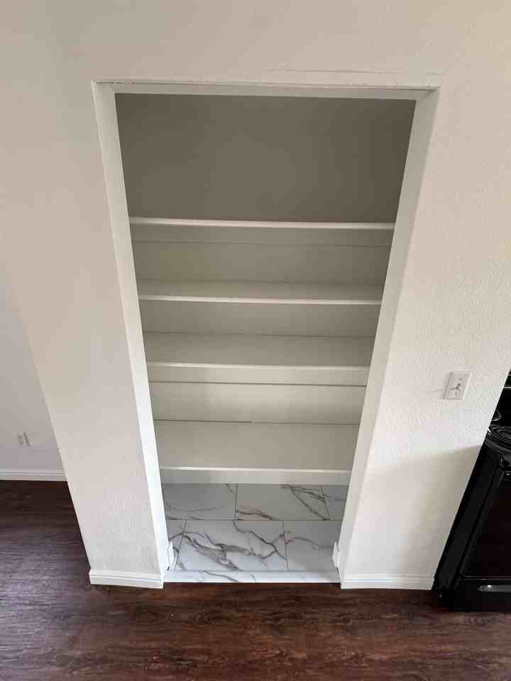 261 N State St #4 - Photo 5 of 18