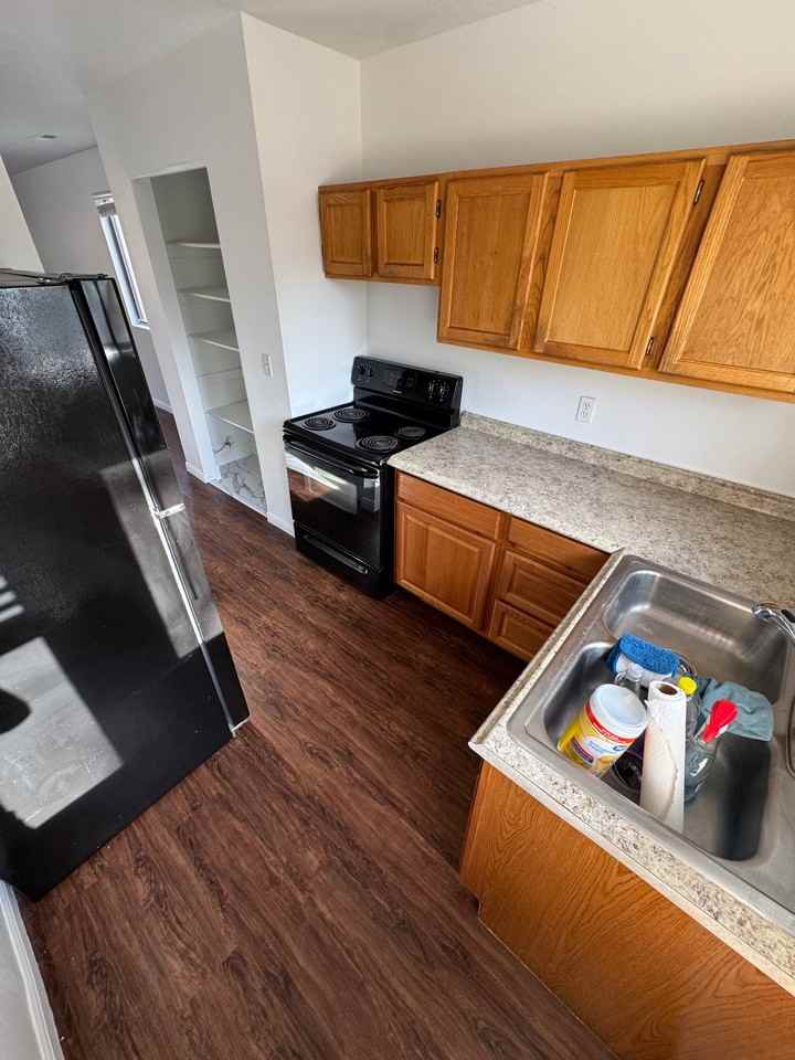 261 N State St #4 - Photo 7 of 18