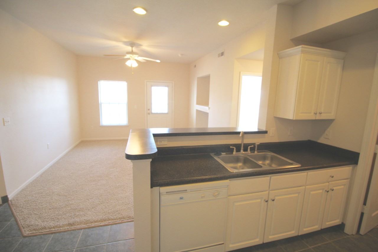 11201 Montgall Ave - Photo 5 of 50