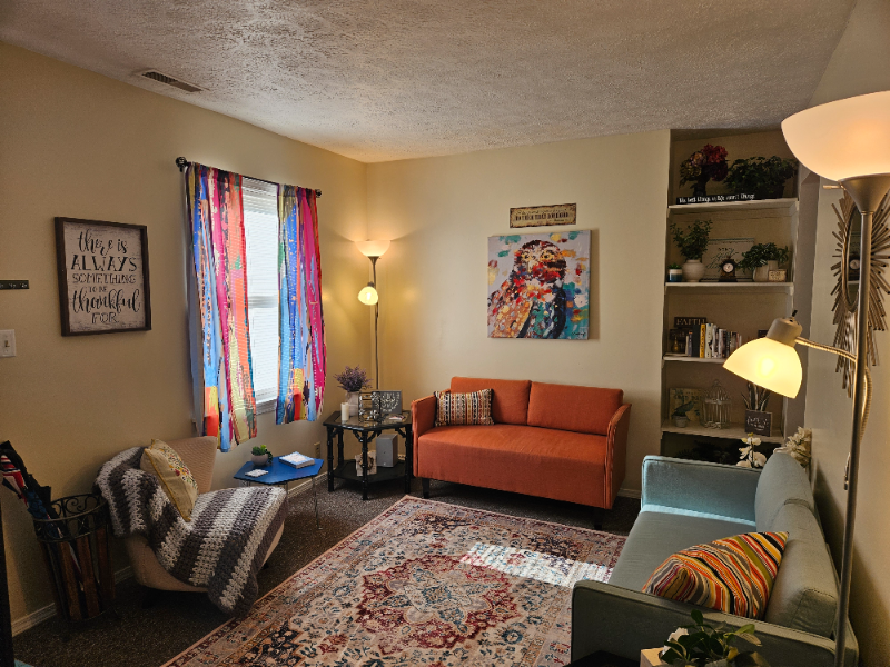 2124 W Jackson St - Photo 2 of 17