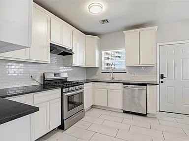 1721 Nw 34th St - Photo 6 of 20