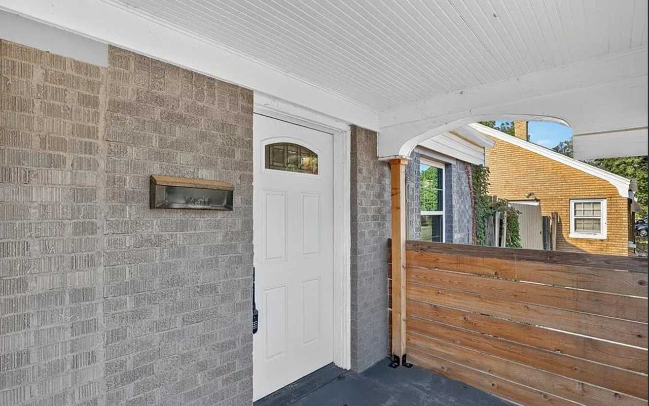 2312 Cashion Pl - Photo 3 of 14