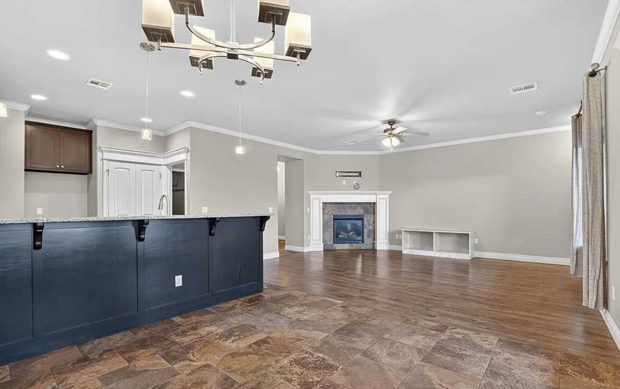 3433 Nw 164th Ter - Photo 4 of 14