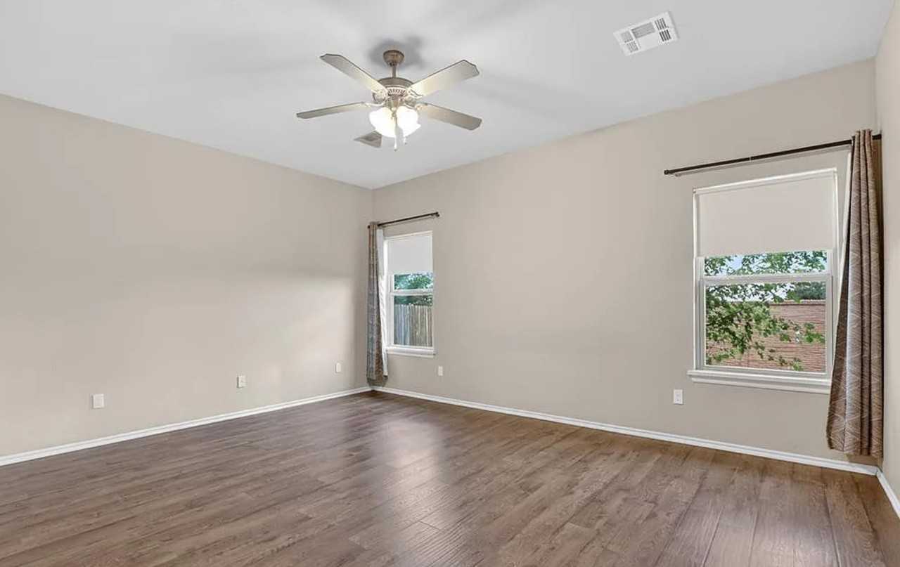 3433 Nw 164th Ter - Photo 7 of 14