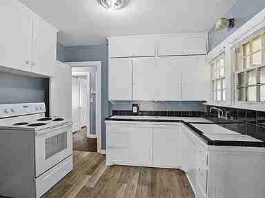 3520 Nw 18th St - Photo 5 of 12