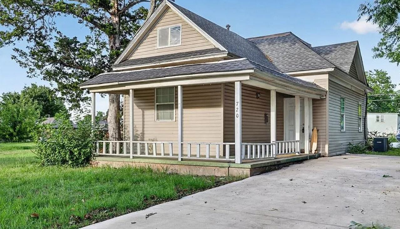 720 N Boulevard - Photo 2 of 2