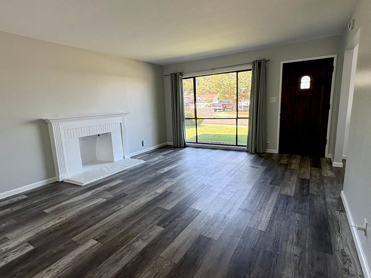 2302 La Salle Dr - Photo 3 of 20