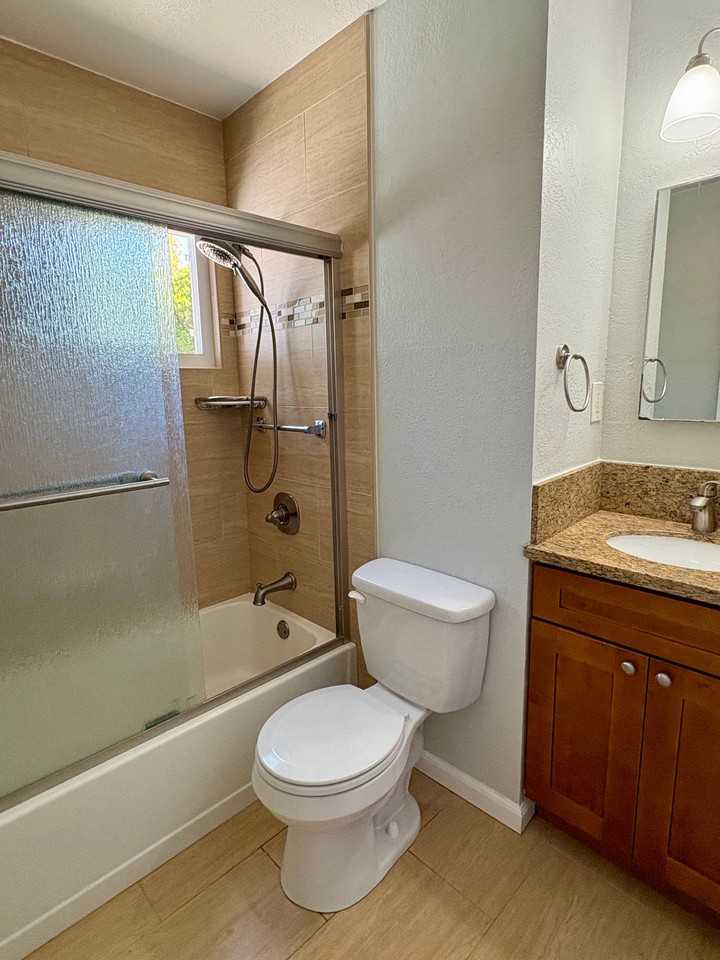 2302 La Salle Dr - Photo 7 of 20
