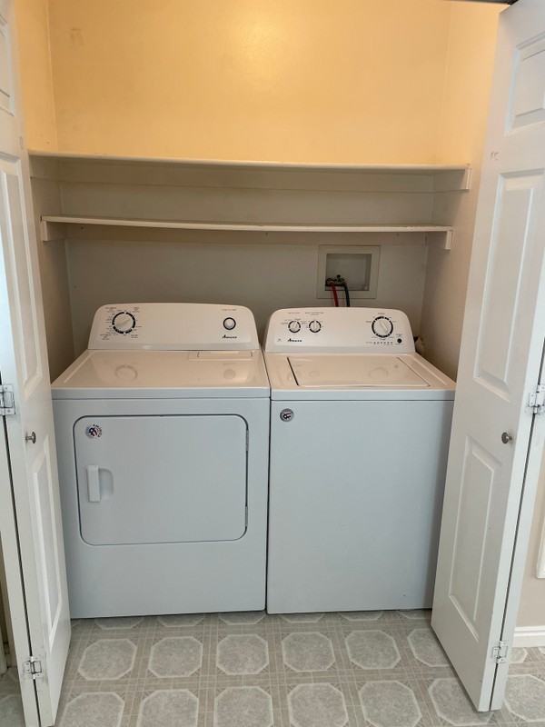 888 Independence Ave - Photo 5 of 13
