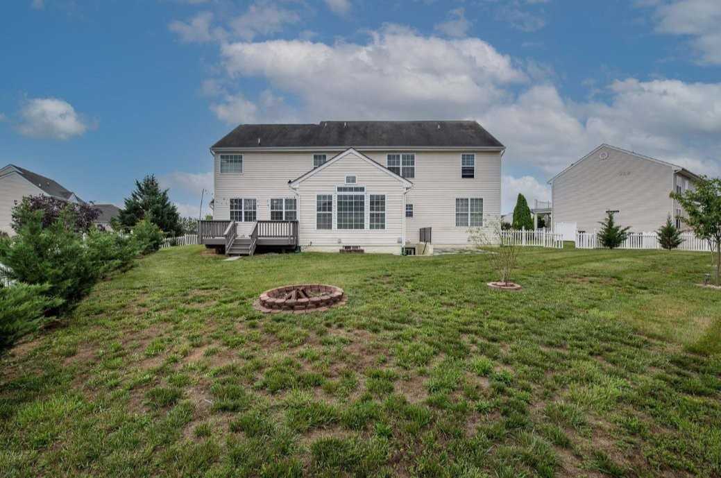 73 Anthony Taylor Way - Photo 3 of 20