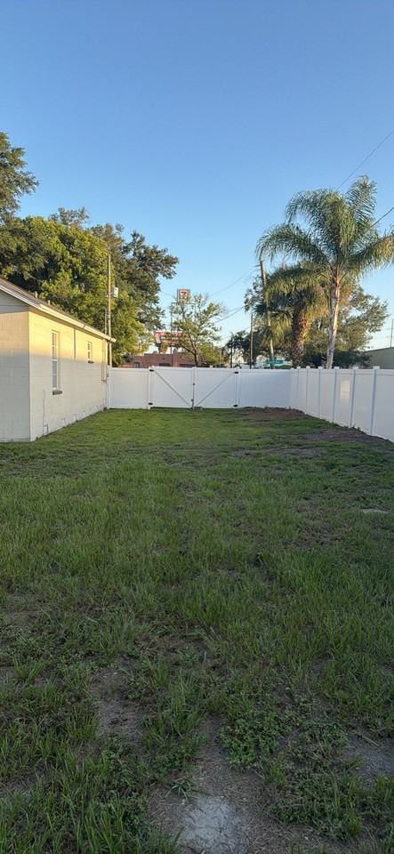 802 E North Bay St - Photo 5 of 16
