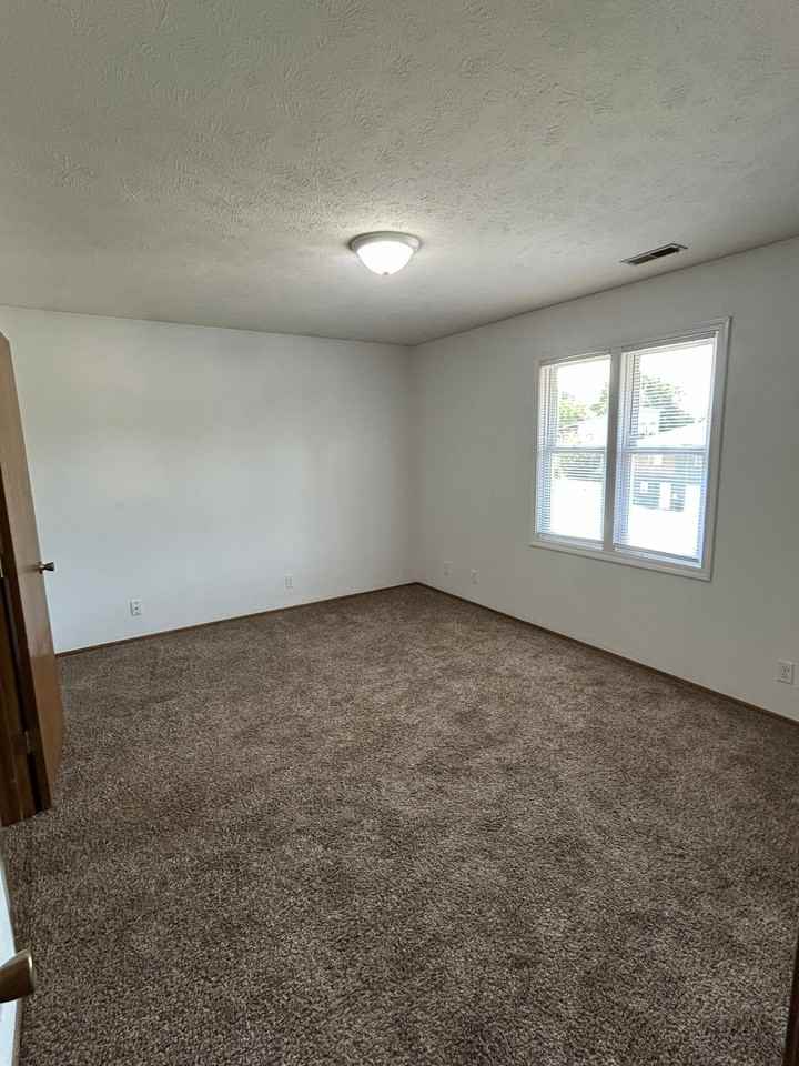 5614 Decatur St - Photo 6 of 11