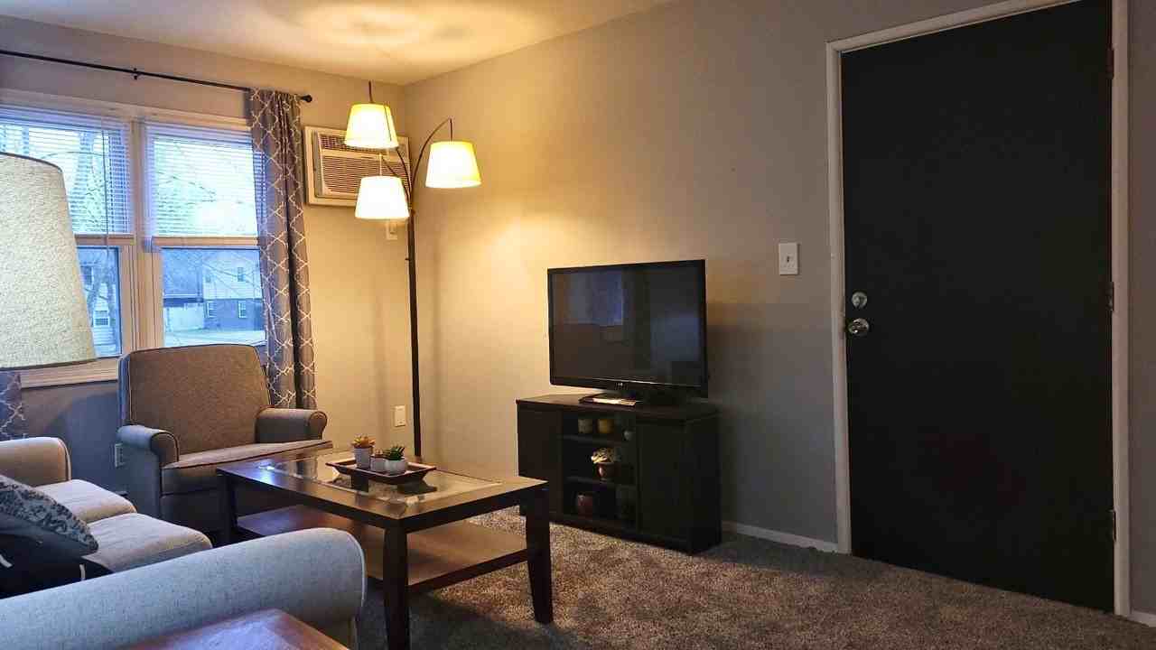 3989 S Schenley Ave #2 - Photo 4 of 11