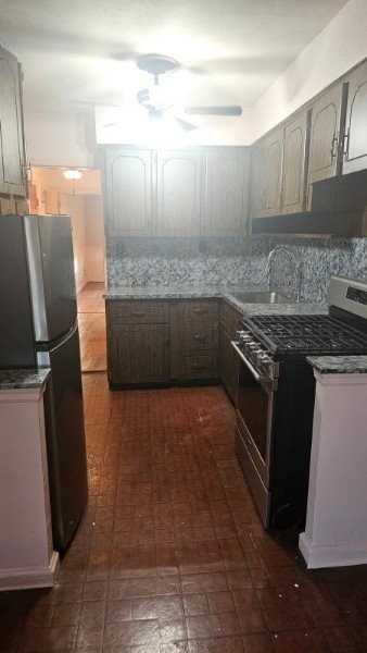 2168 Brown St #2ndFL - Photo 4 of 20