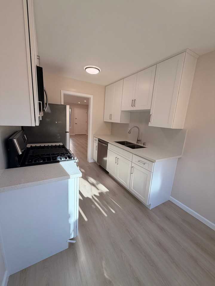 1134 E Doran St #1 - Photo 2 of 10
