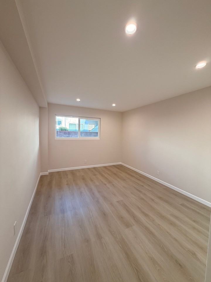 1134 E Doran St #1 - Photo 4 of 10