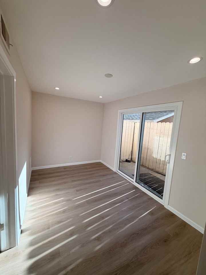 1134 E Doran St #1 - Photo 5 of 10